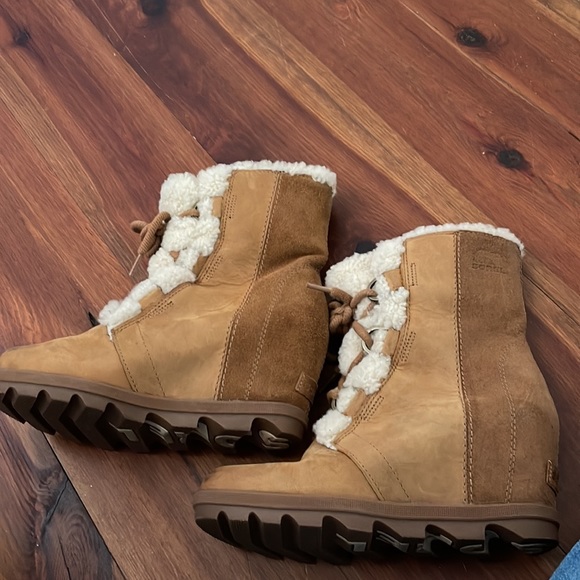 Sorel Joan of Artic Wedge Bootie with fur - Picture 3 of 5